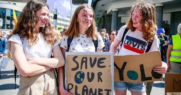 Foto: Estudiantes piden medidas para frenar el cambio climático. (EFE)