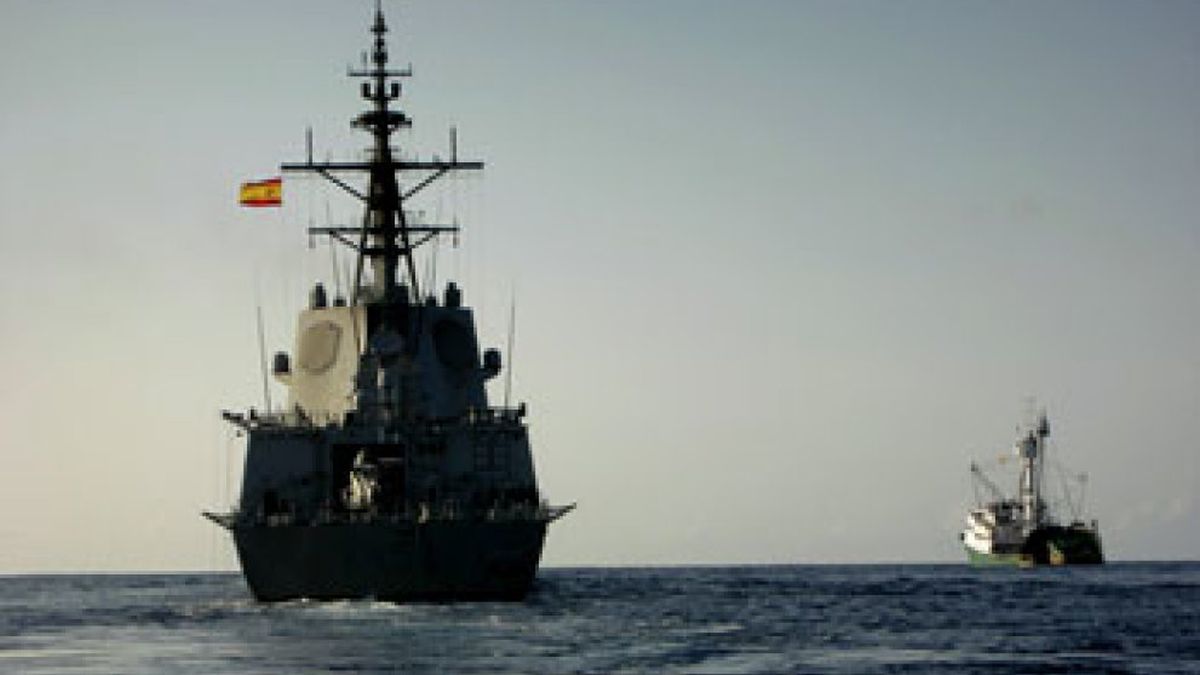 Un atunero vasco consigue escapar a un nuevo ataque de piratas somalíes