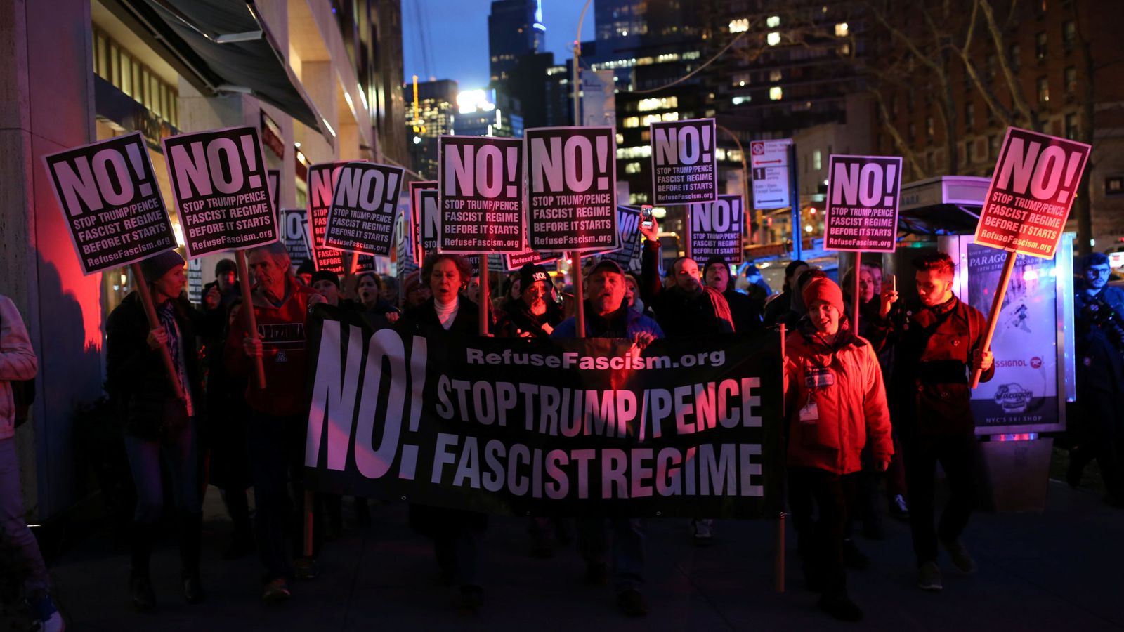 Foto: Manifestación en Nueva York para convocar una campaña contra Trump. (Reuters)