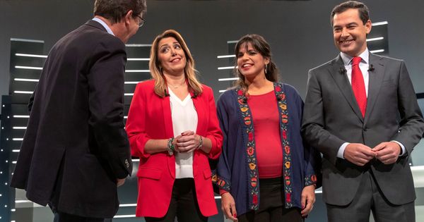 Foto: Los candidatos a las elecciones andaluzas, vestidos a juego durante el debate electoral. (EFE)