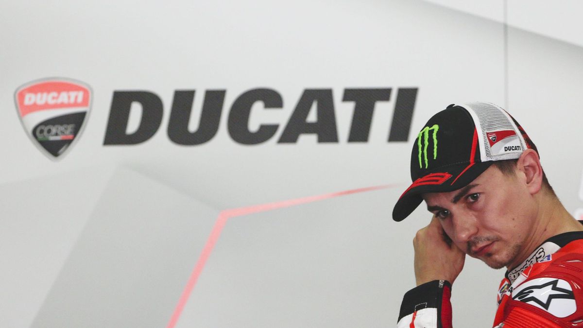 La Ducati obliga a Jorge Lorenzo a cambiar su forma de pilotar