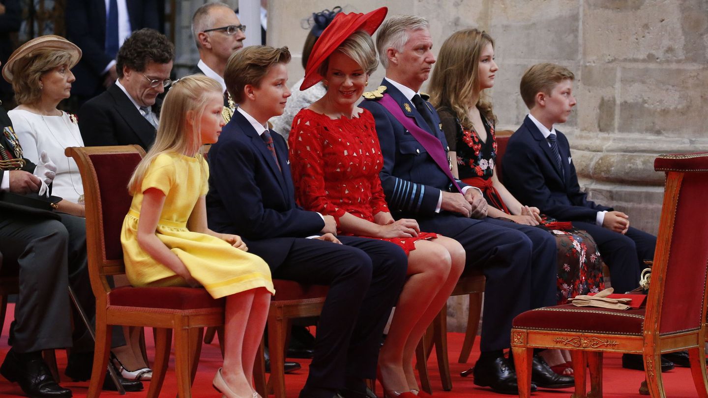 Los reyes belgas Matilde y Felipe junto a sus hijos, en un acto institucional. (Efe)
