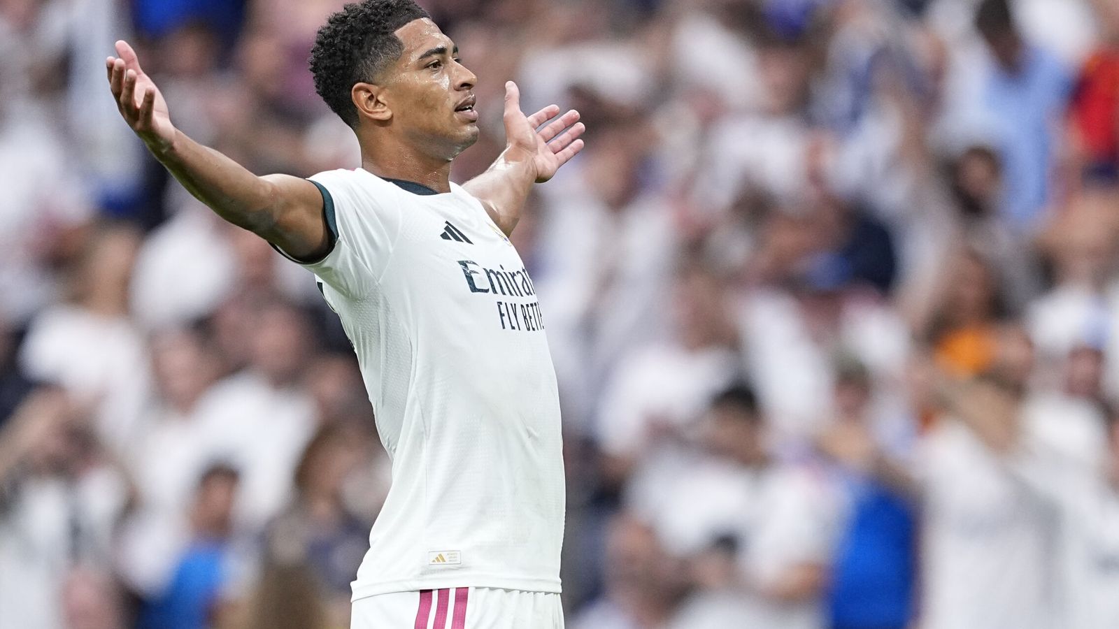 El Real Madrid castiga a un valiente Málaga con cuatro zarpazos (4-0)