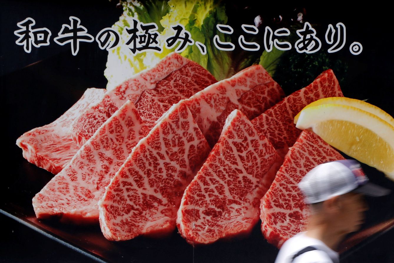 Un anuncio de carne de wagyu, la famosa ternera japonesa. (Reuters)