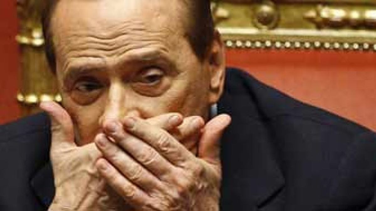 Berlusconi rompe su silencio: "Tenemos bases económicas sólidas"