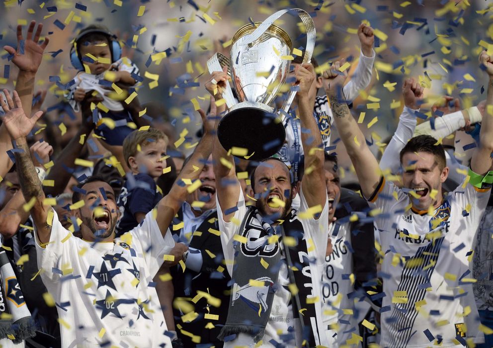 Foto: Los jugadores del Galaxy celebran la consecución de la MLS.