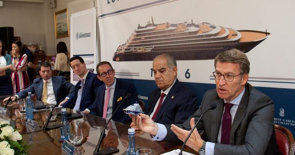 Foto: Reunión y formalización del acuerdo entre The Ritz-Carlton y el astillero Barreras de Vigo. (EFE)