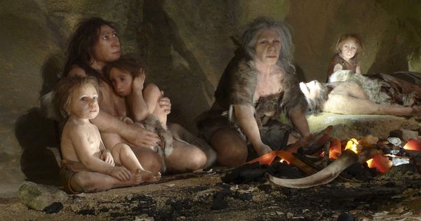 Foto: Foto de una exhibición que recrea una familia Neandertal. (Reuters)