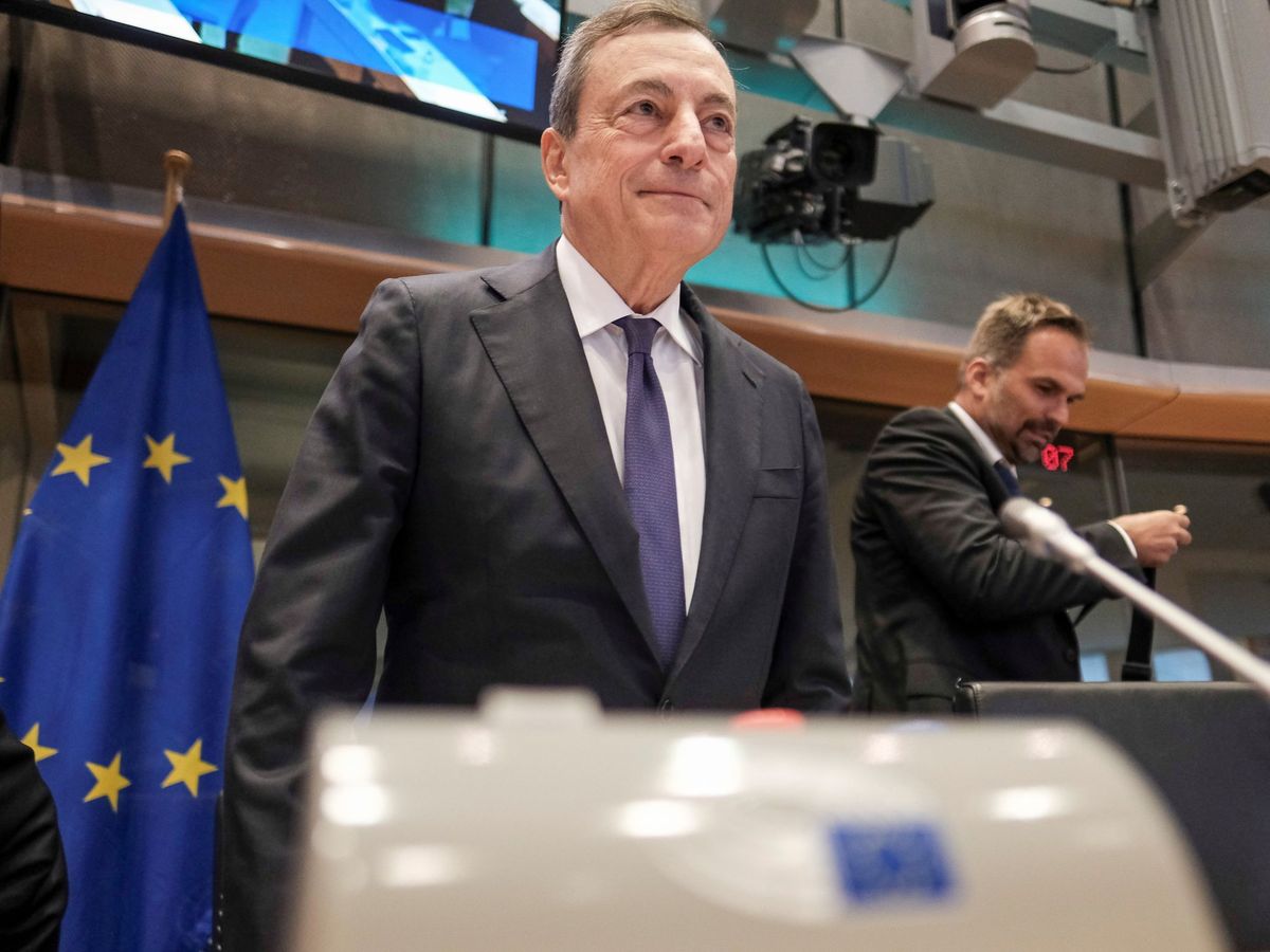 Foto: Mario Draghi, cuando presidía el BCE. (EFE/Olivier Hoslet)