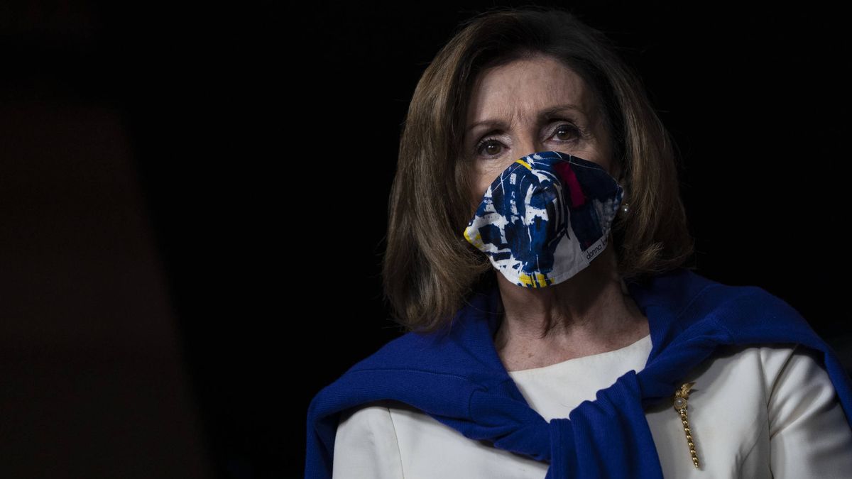 Tenemos que hablar de la colección de mascarillas de Nancy Pelosi