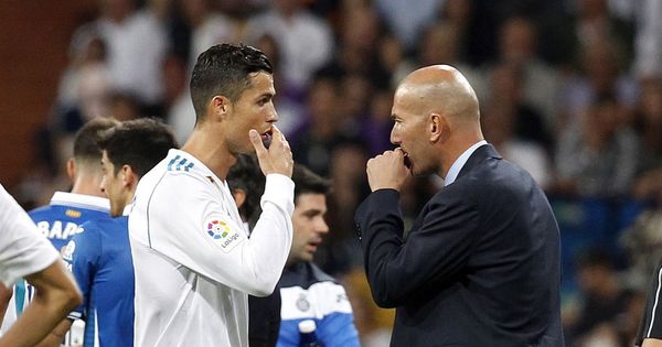 Foto: Zidane junto a Cristiano Ronaldo en el último partido del Madrid ante el Espanyol. (EFE)