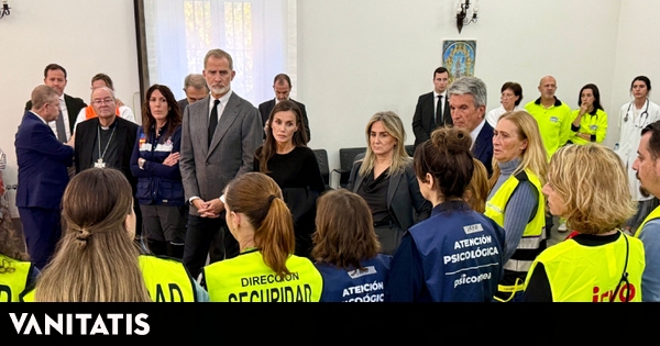 Felipe VI y doña Letizia arropan a los familiares de las víctimas del accidente en la Casa Diocesana de Ejercicios  El Buen Pastor  de Toledo