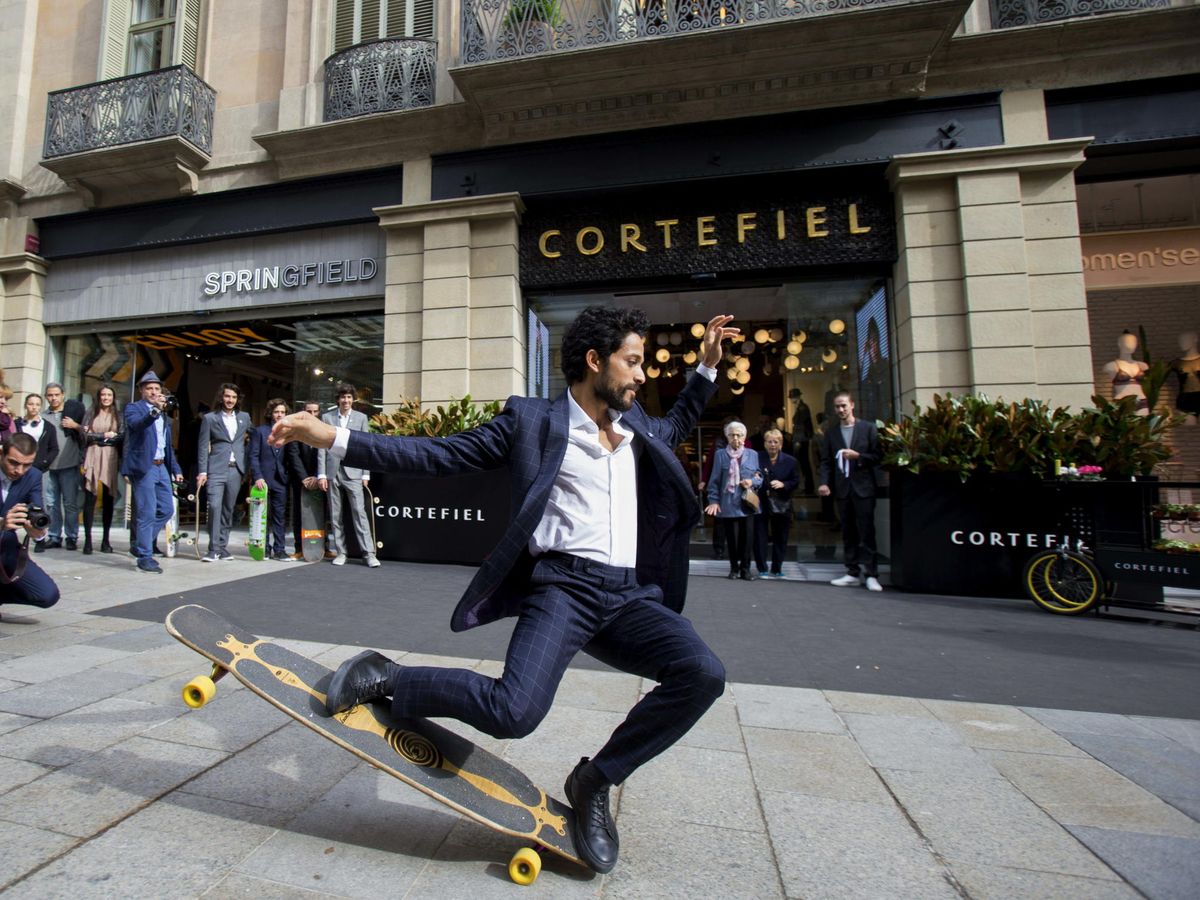 Foto: Acto promocional durante la apertura de una tienda de Cortefiel en Barcelona. (EFE)