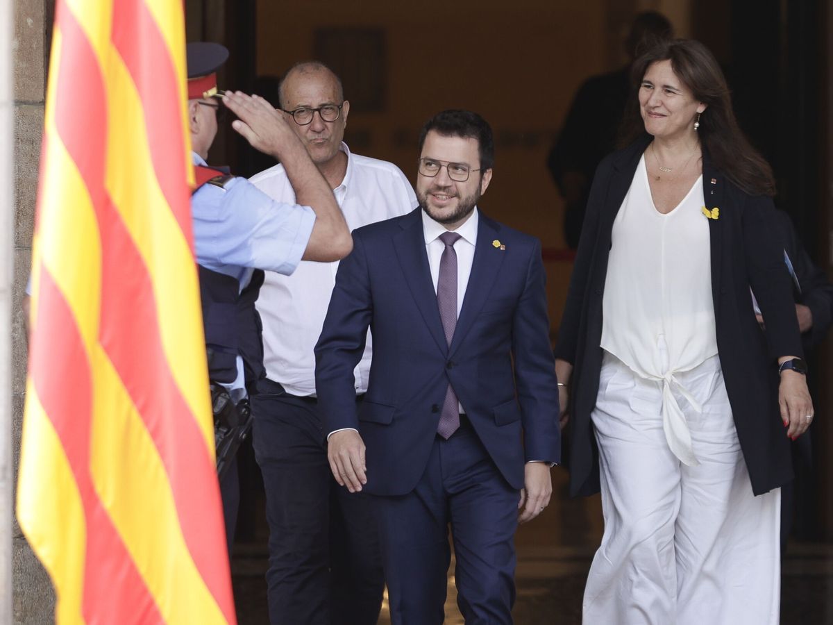 Foto: El presidente de la Generalitat, Pere Aragonès, junto a Laura Borràs. (EFE/Q.García)