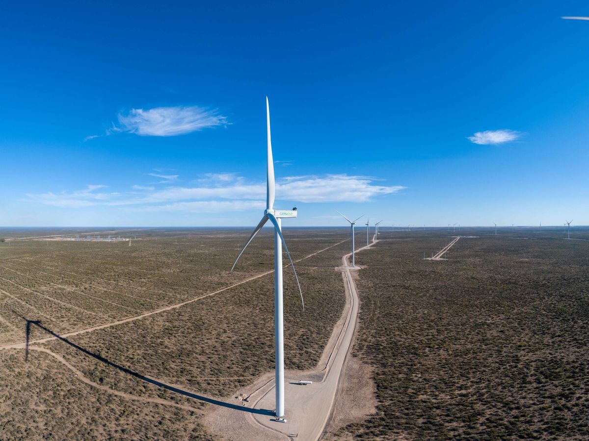 Foto: A puro viento y a pleno sol: Argentina avanza en las energías limpias.