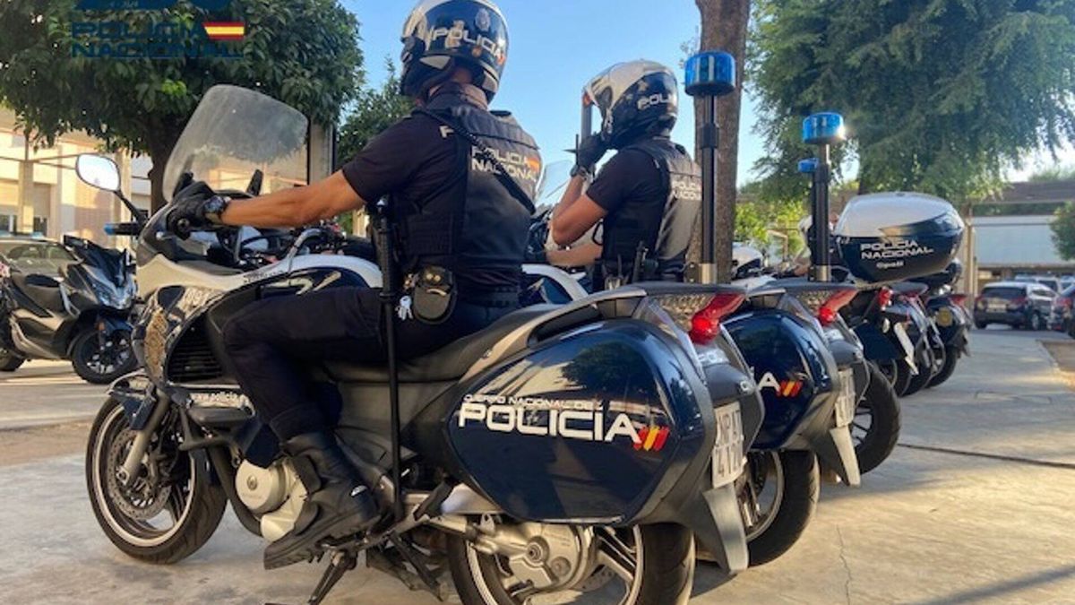 Detenidos en Sevilla por robo con violencia a un joven mediante la técnica del 'mataleón'