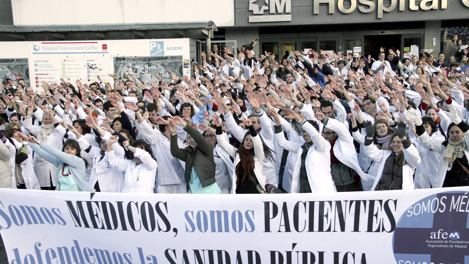 Foto: Médicos madrileños en huelga contra la privatización de la Sanidad pública. (EFE)