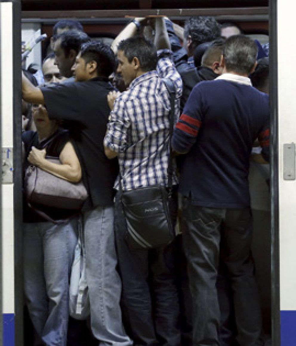 Foto: Retrasos y atascos kilométricos en una nueva huelga de Metro y autobús