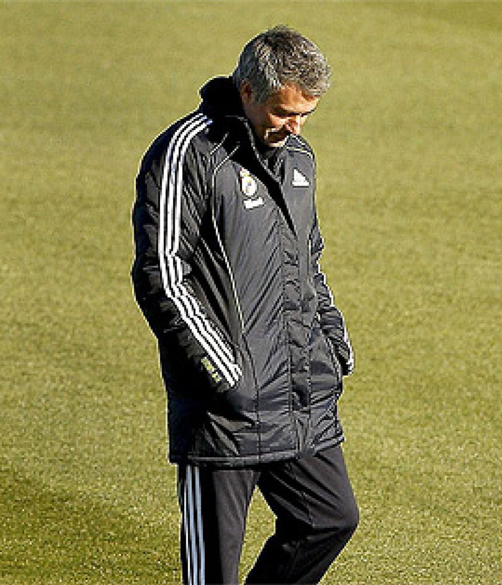 Foto: Mourinho ignora por completo a sus jugadores tras la final de Copa