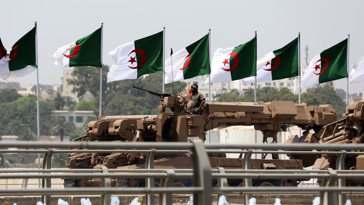 Argelia dispara su gasto en defensa un 130% para modernizar un Ejército obsoleto calcado del ruso