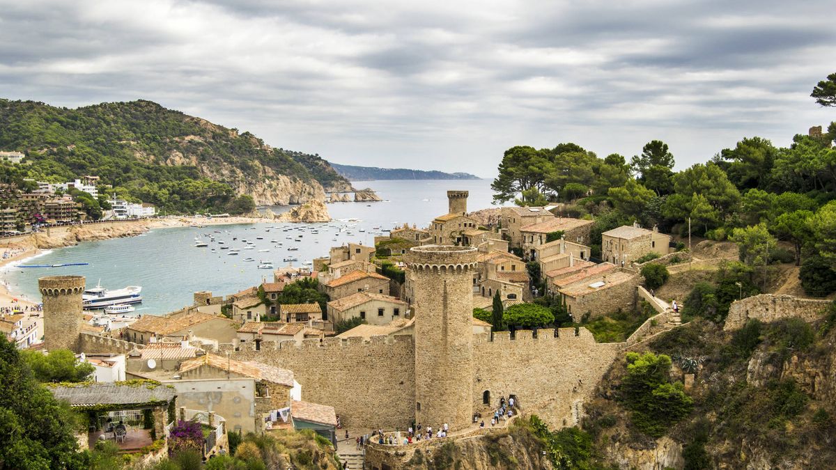 Muere un turista en Tossa de Mar (Girona) al caerse de un acantilado de unos 30 metros