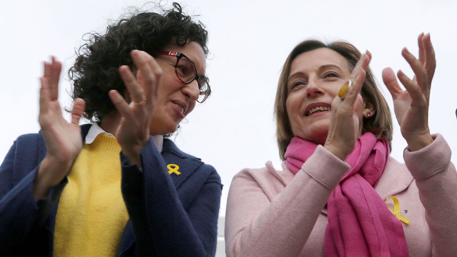 Foto: La secretaria general de ERC, Marta Rovira, y la presidenta del Parlament, Carme Forcadell. (EFE)
