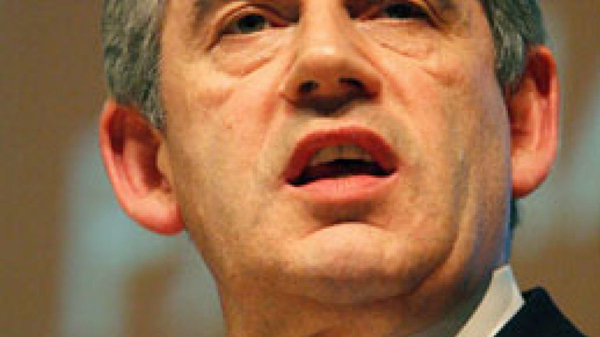 Las encuestas dan la espalda a Brown, inmerso en su campaña para suceder a Blair