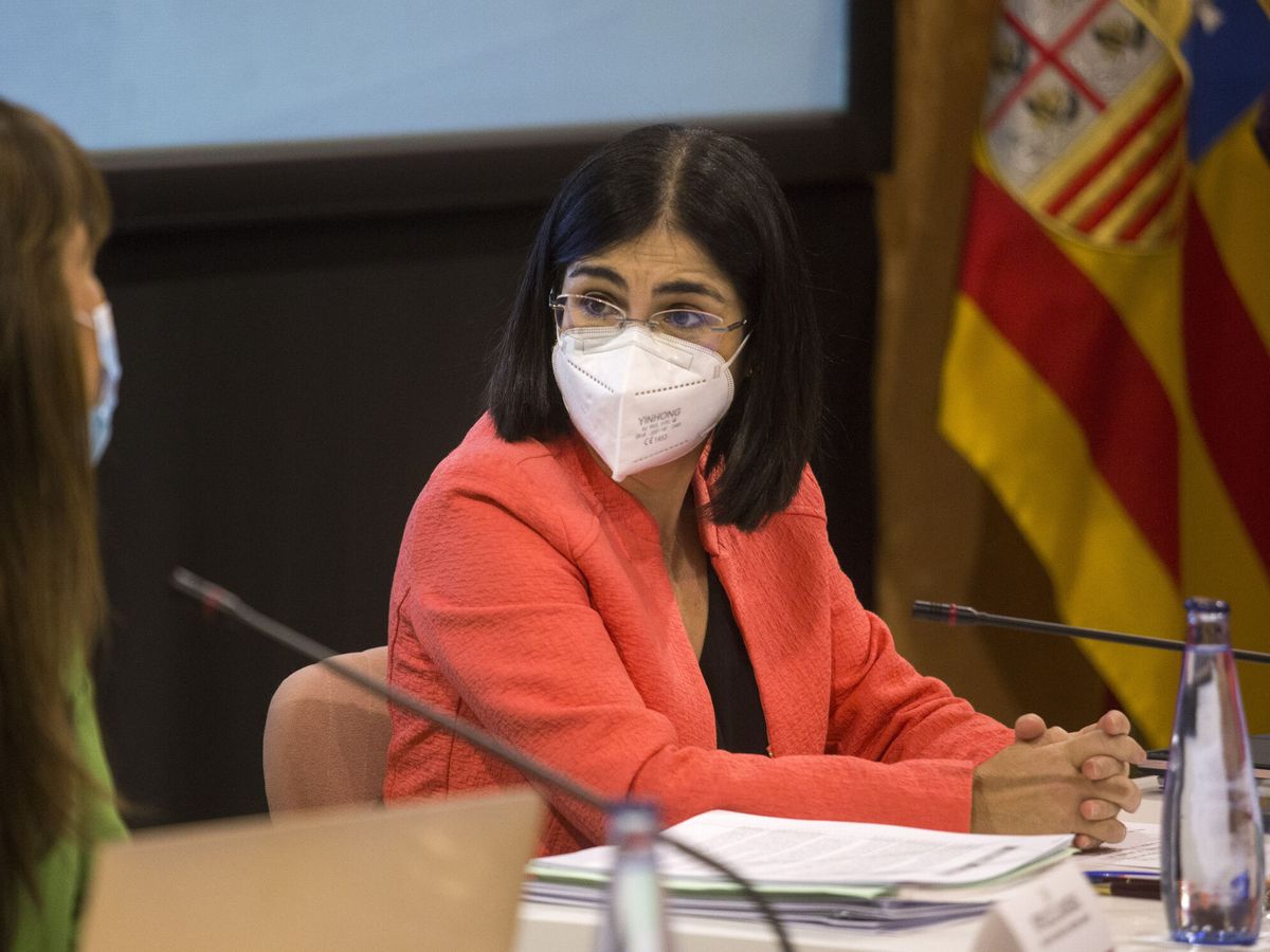 Foto: La ministra de Sanidad, Carolina Darias (d). (EFE/Toni Galán)