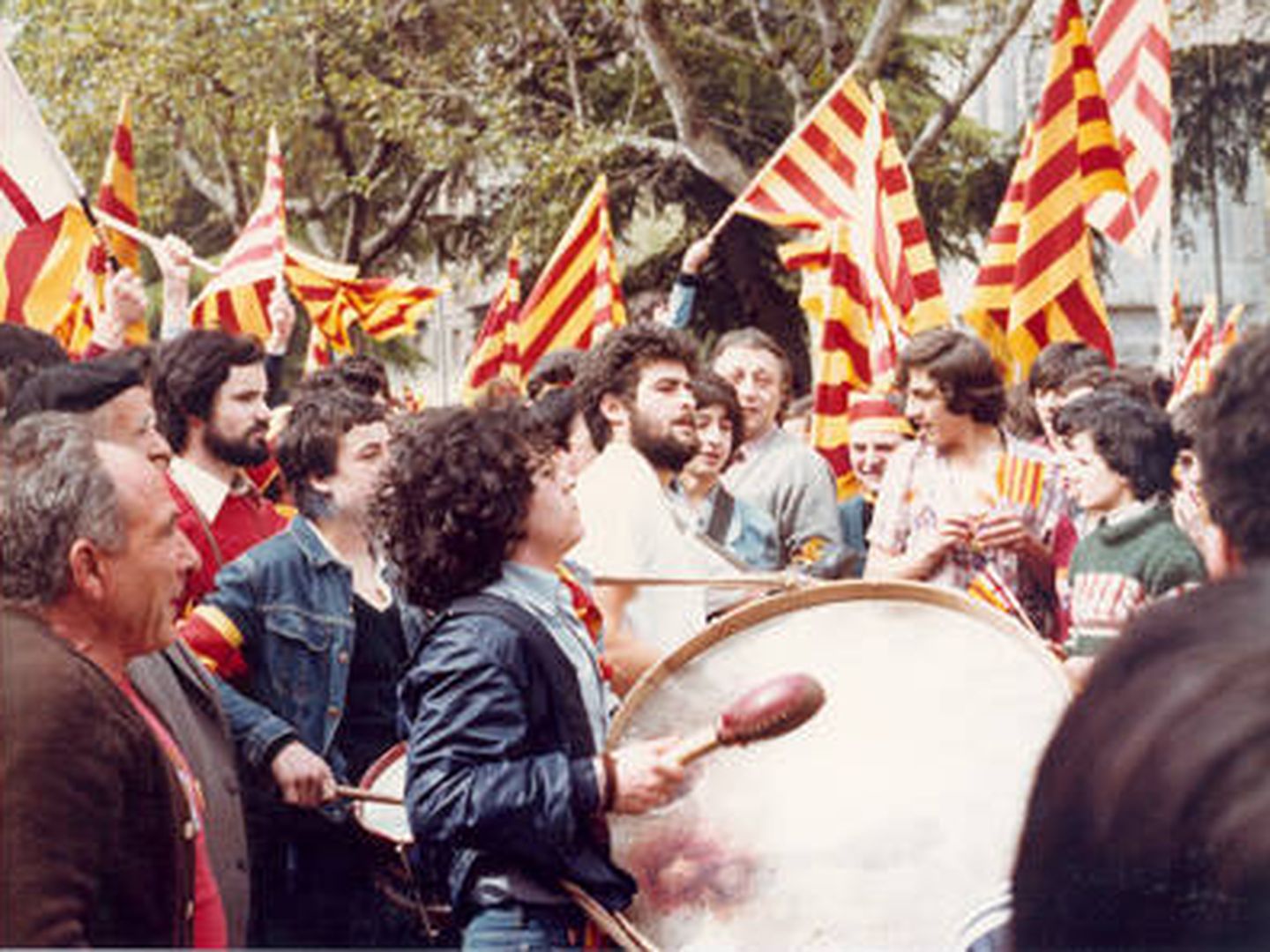 Manifestación del 23 de abril en Zaragoza en 1978. (Archivo histórico de Aragón)