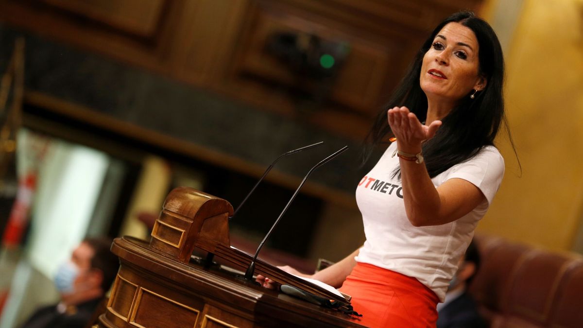Vox paraliza el pleno con sus insultos a Irene Montero: "Su mérito es haber estudiado en profundidad a Iglesias"