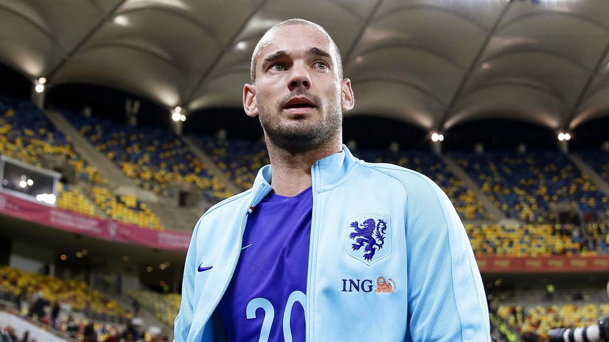 El exfutbolista Sneijder arremete contra las entrenadoras: "Vamos demasiado lejos"