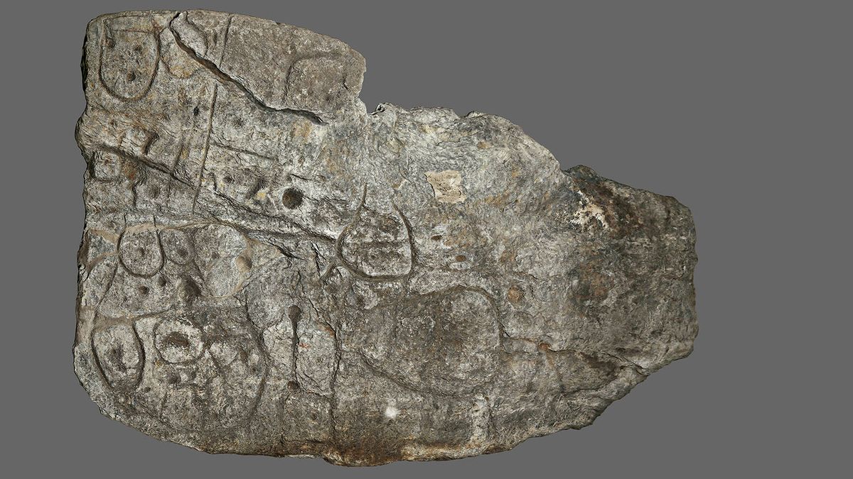 Una piedra con marcas grabadas hace 4000 años  podría ocultar un mapa del tesoro