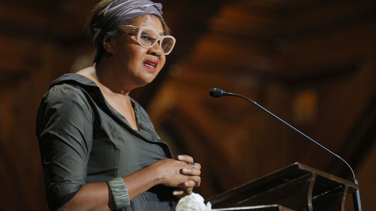 Una mujer no blanca y activista ganará el Nobel de Literatura (¿o tal vez Marías?)