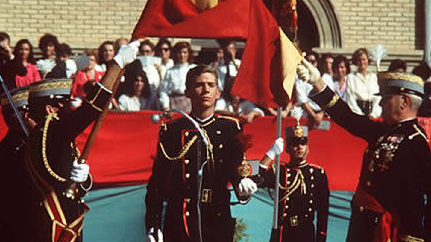 En el Patio de Armas se jura bandera, como fue el caso del rey Felipe en 1986. (Academia General Militar)