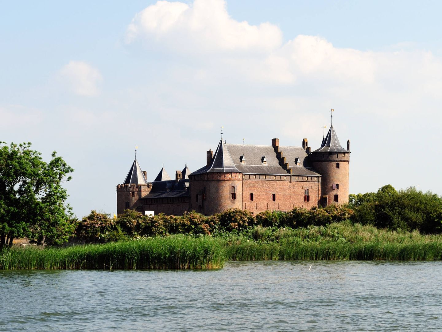 El Castillo de Muiderslot, en los Países Bajos. (iStock)