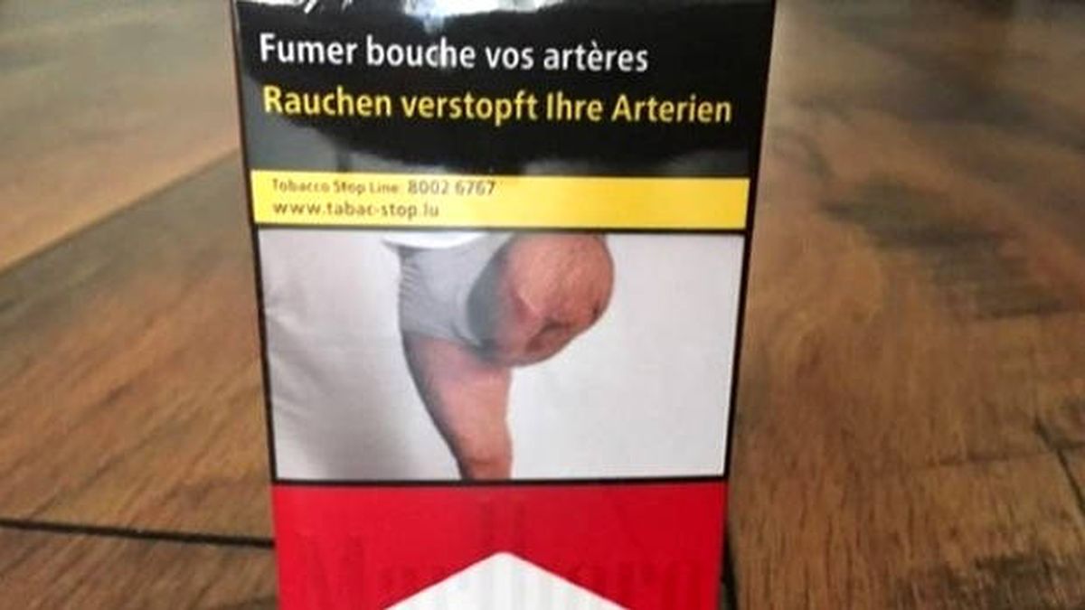 Un hombre se encuentra la foto de su pierna amputada en los paquetes de tabaco