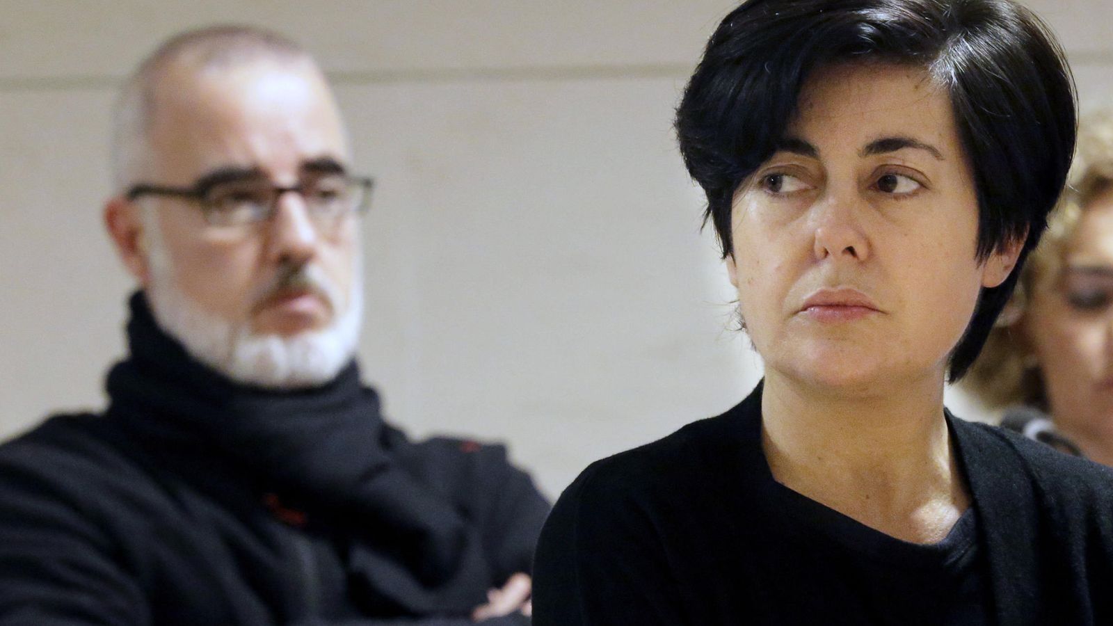 Foto: Rosario Porto y Alfonso Basterra en una de las sesiones del juicio por la muerte de su hija Asunta. (Efe) 