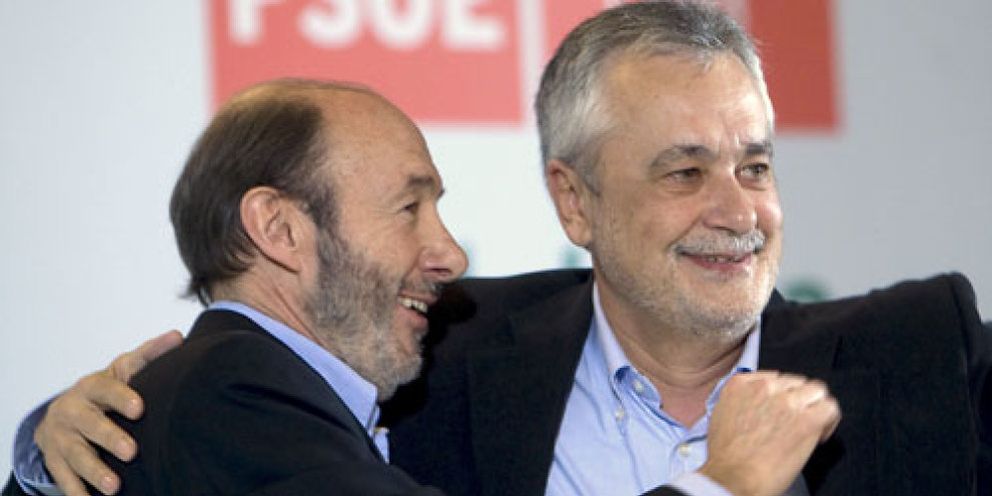 Foto: Los críticos del PSOE-A se alinean con Rubalcaba para derribar a Griñán