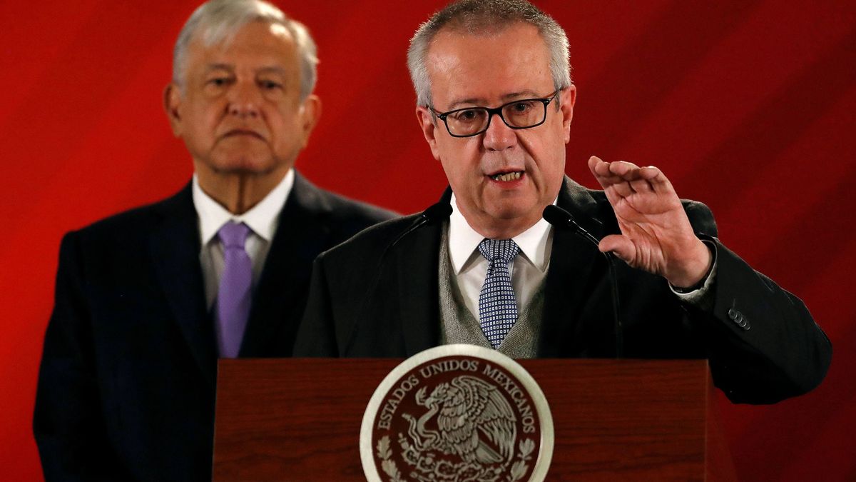 Renuncia el ministro de Hacienda de México por discrepancias con López Obrador
