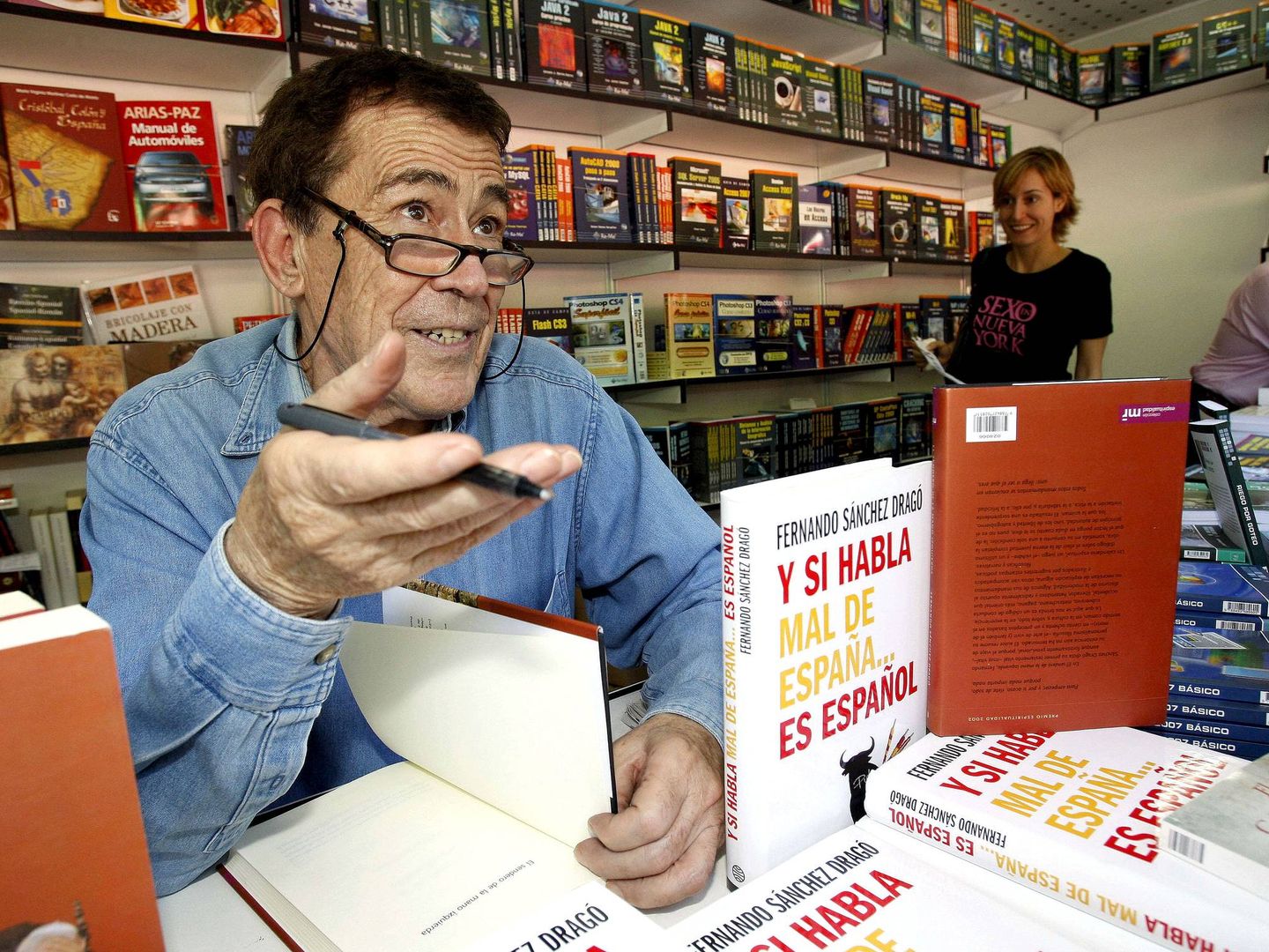Fernando Sánchez Dragó, en la Feria del Libro de Madrid. (EFE/Kote Rodrigo)