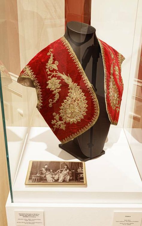 Entre sedas y encajes. La colección textil de los marqueses de Cerralbo. Museo Cerralbo. Fotografías a cargo de: FAM (©MCD).