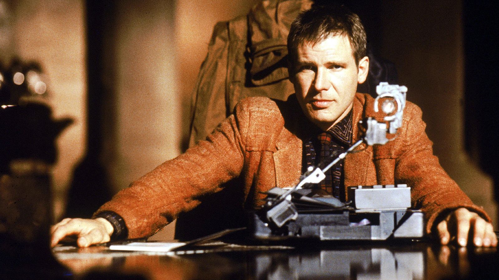 Foto: Fotograma de 'Blade Runner' donde Harrison Ford somete a un replicante al test de Voigt-Kampf