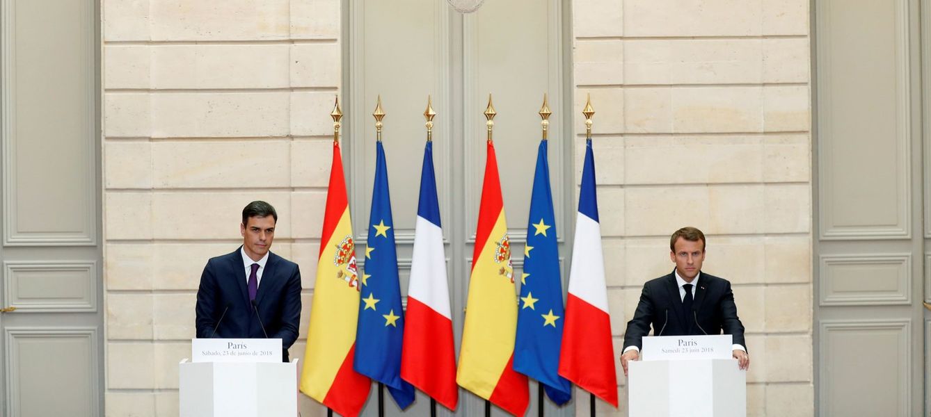 Pedro Sánchez y Emmanuel Macron, tras su reunión en el Palacio del Elíseo. (EFE)