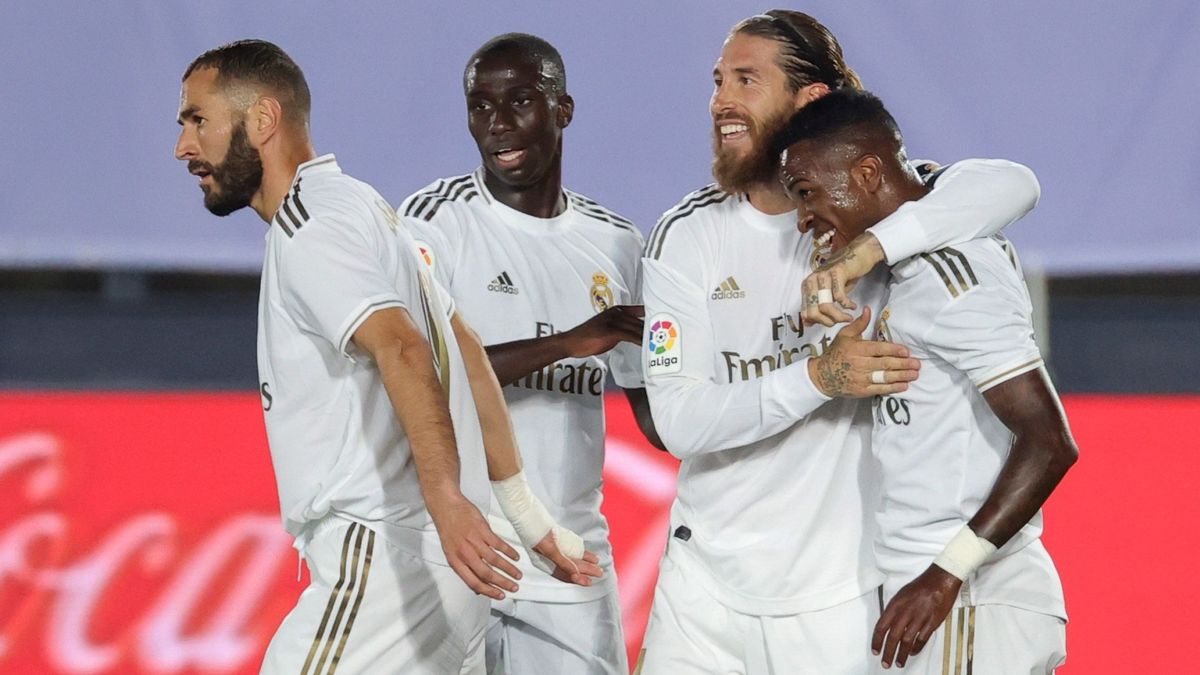 Un Real Madrid sobrecargado de delanteros gana al Mallorca con polémica
