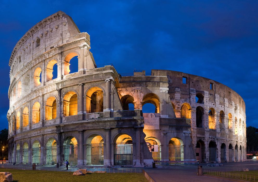 Foto: El Coliseo de Roma tiene alrededor de dos milenios de antigüedad. (CC/ Diliff, editado by Vassil)
