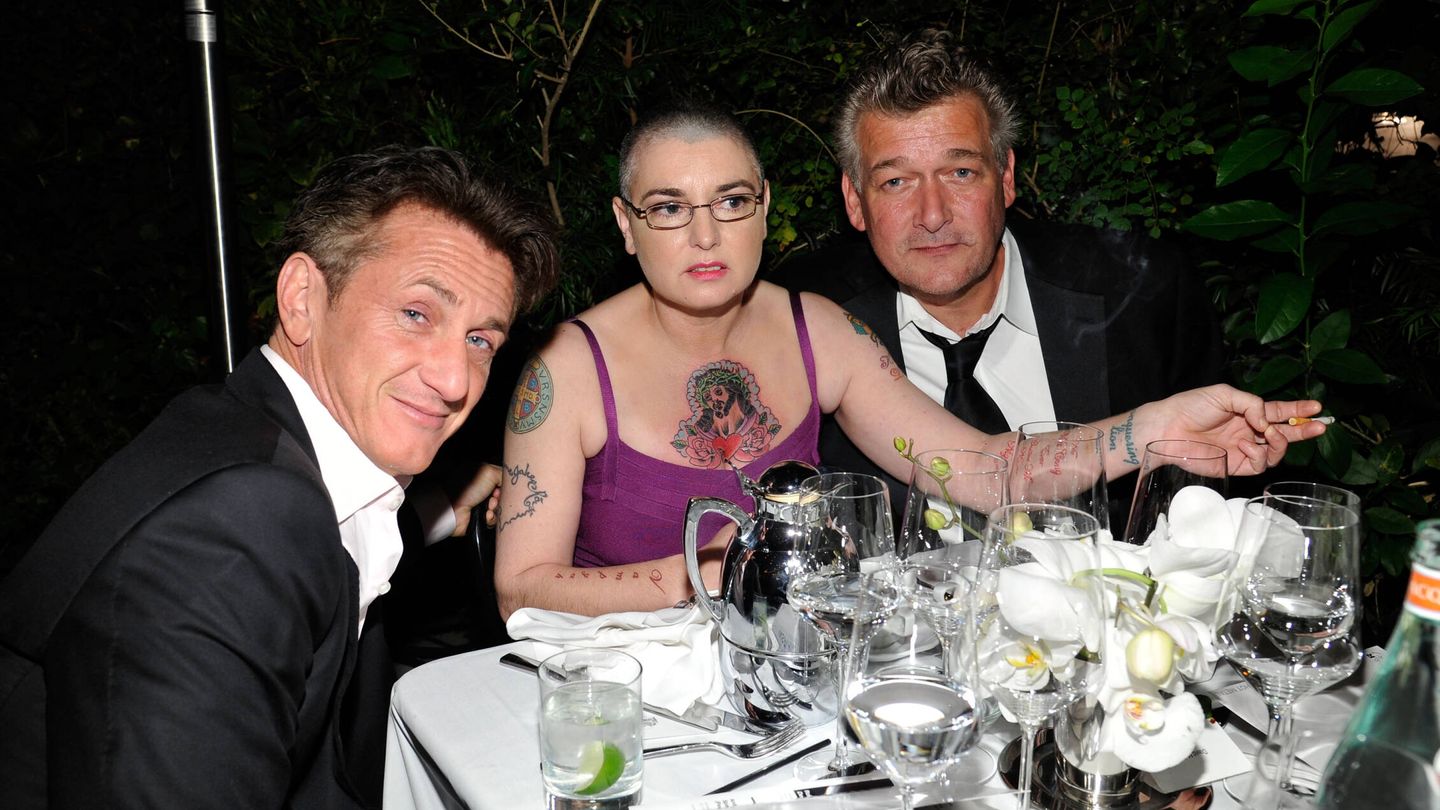 La cantante, junto a Sean Penn durante un evento benéfico. (Getty/John Sciulli)