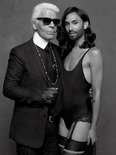 Foto: Conchita y Karl Legerfeld durante la sesión fotográfica (Revista: CR Fashion Book)
