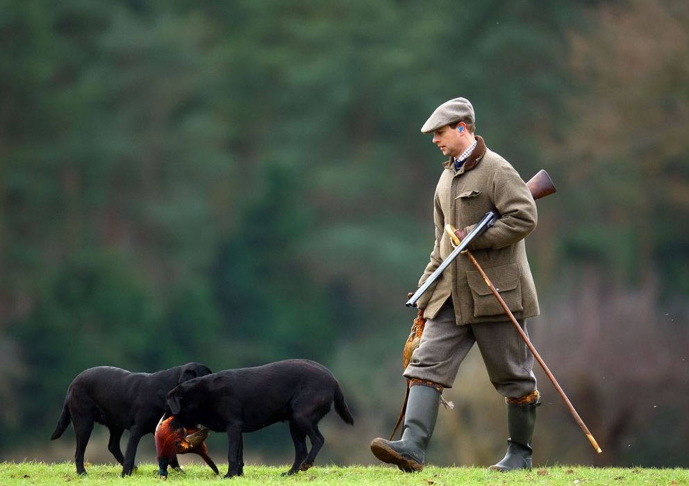 Foto: El príncipe Eduardo de Inglaterra durante una partida de caza en la finca de Norfolk (Gtres)