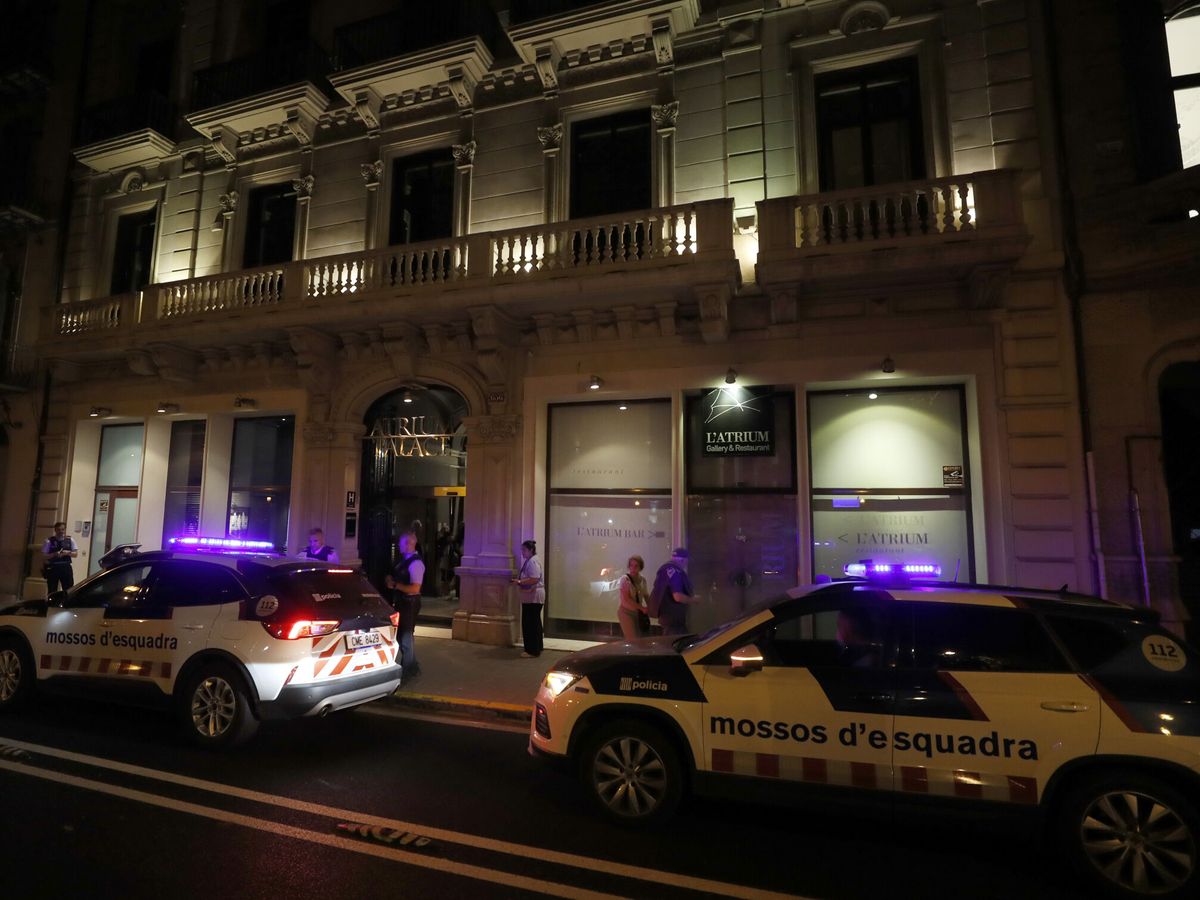 Foto: Los 'mossos' detienen a dos compañeros e investigan a otros cuatro. Foto de archivo. (EFE/Alberto Estévez)