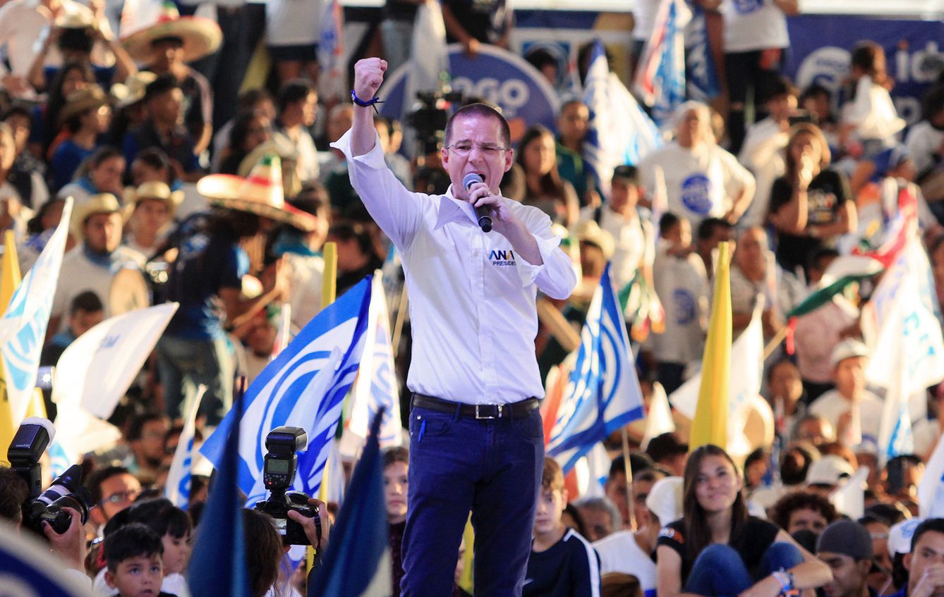 El candidato conservador de la Coalición Por México al Frente, Ricardo Anaya, en el cierre de campaña en la ciudad de León, Guanajuato. (EFE)